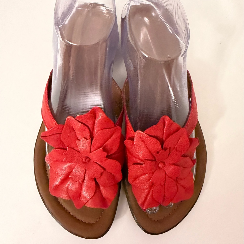 boc Red Floral Leather Thong Sandals - Women